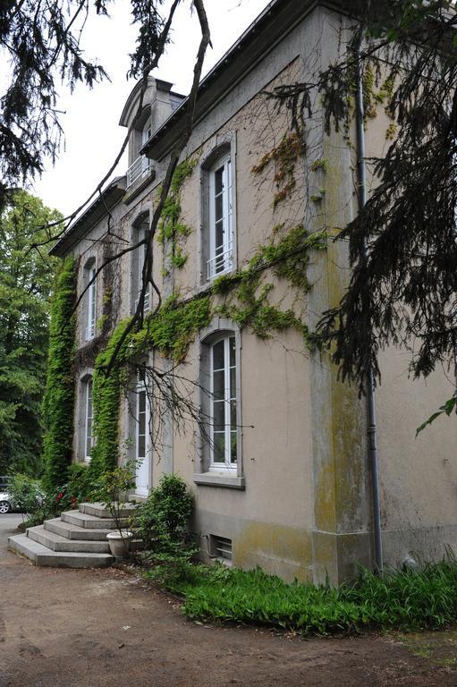 Bed and Breakfast Manoir des Turets à Yvré-lʼÉvêque Extérieur photo
