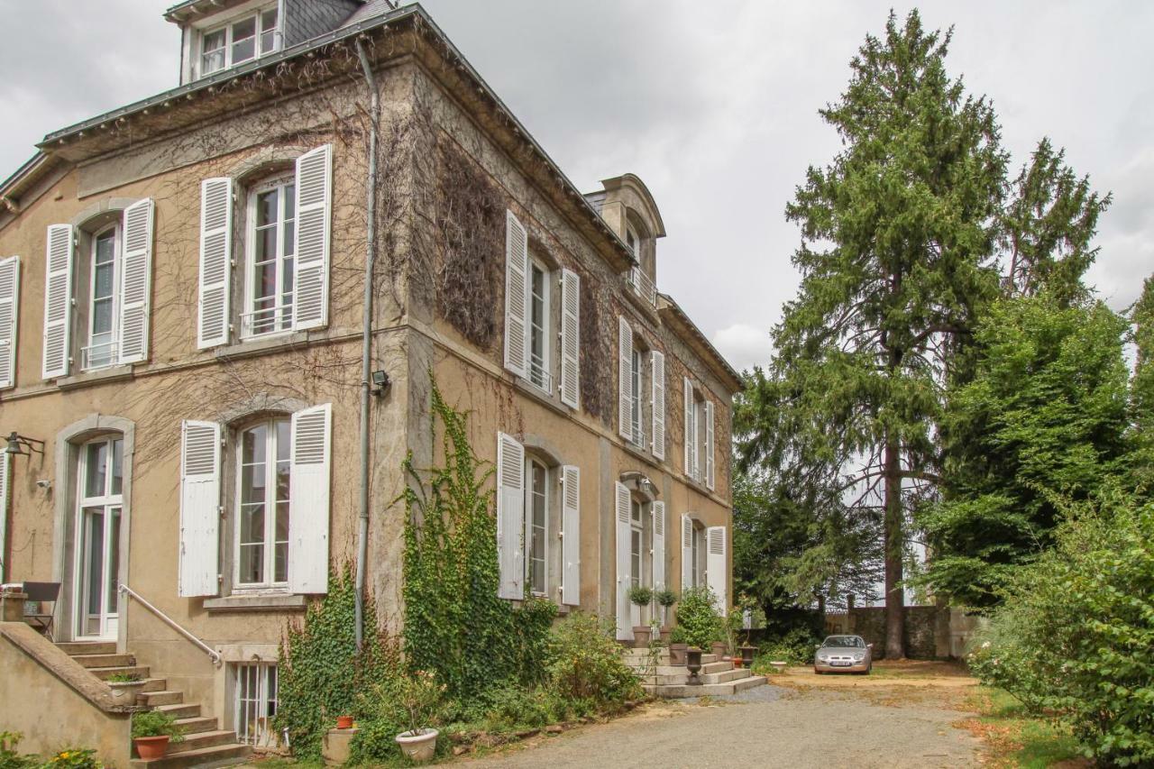 Bed and Breakfast Manoir des Turets à Yvré-lʼÉvêque Extérieur photo