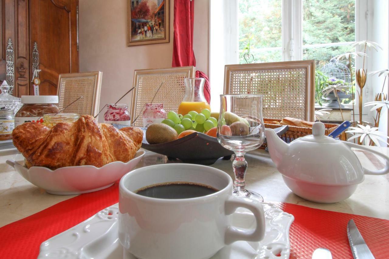 Bed and Breakfast Manoir des Turets à Yvré-lʼÉvêque Extérieur photo